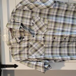 Mens ua shirt like New!